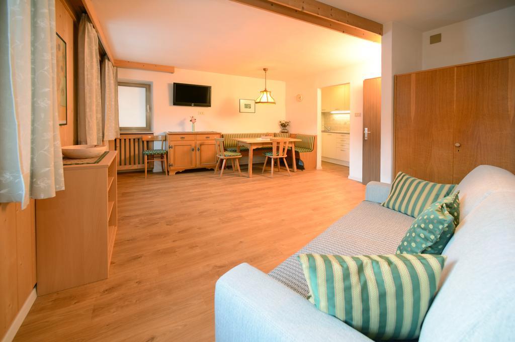 סלבה די ואל גרדנה Apartments Villa Rosa חדר תמונה